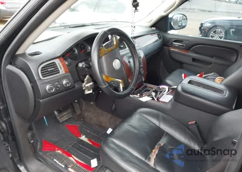 2010 Chevrolet Suburban 1500 Ltz from USA, damaged, VIN 1GNUKKE39AR193215